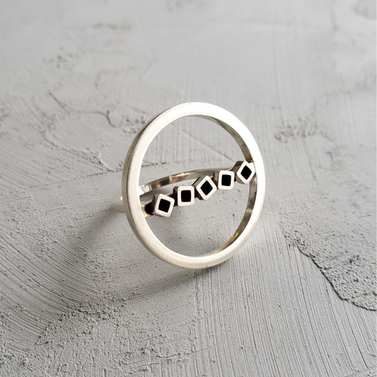 Cubos Circle Ring