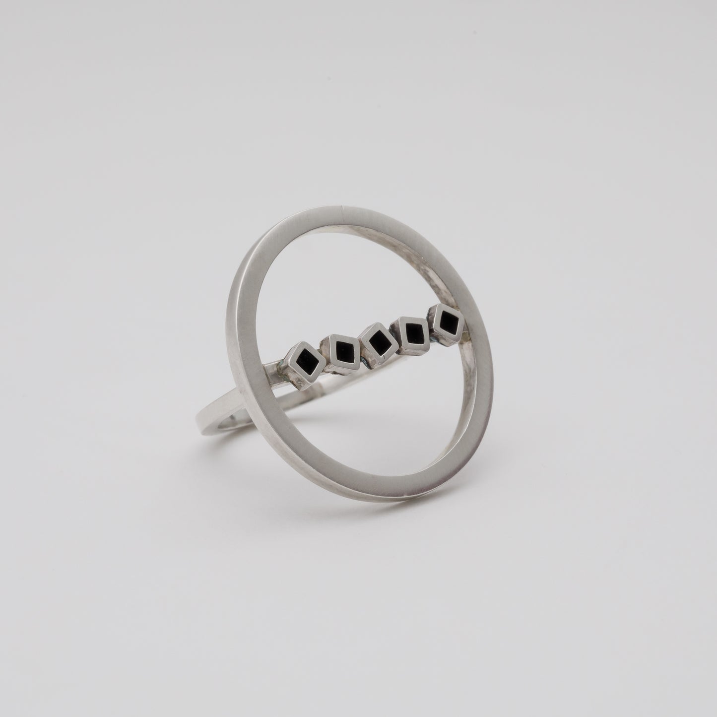 Cubos Circle Ring